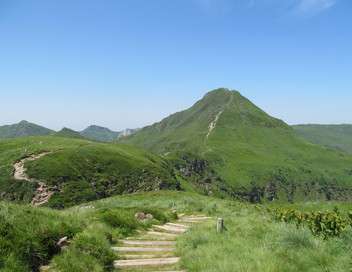 Volcans d'Auvergne : vont-ils se réveiller ?