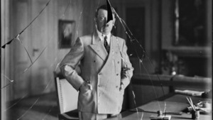 Hitler, une vie en images (La lutte) S1 (1/4)