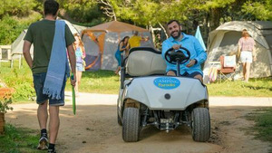 Camping Paradis (Coup de théâtre au camping) S16 (2/5)