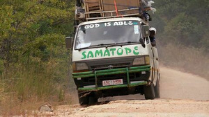 Les routes de l'impossible (Zimbabwe, un moral à toute épreuve) S19 (2/7)