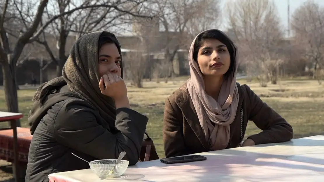 Comme tu es belle ! Avoir 20 ans en pays taliban