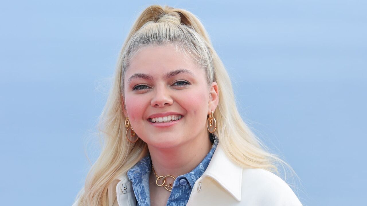 Louane : la princesse des Français à la conquête de l'Eurovision