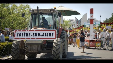 Le maire contre la multinationale